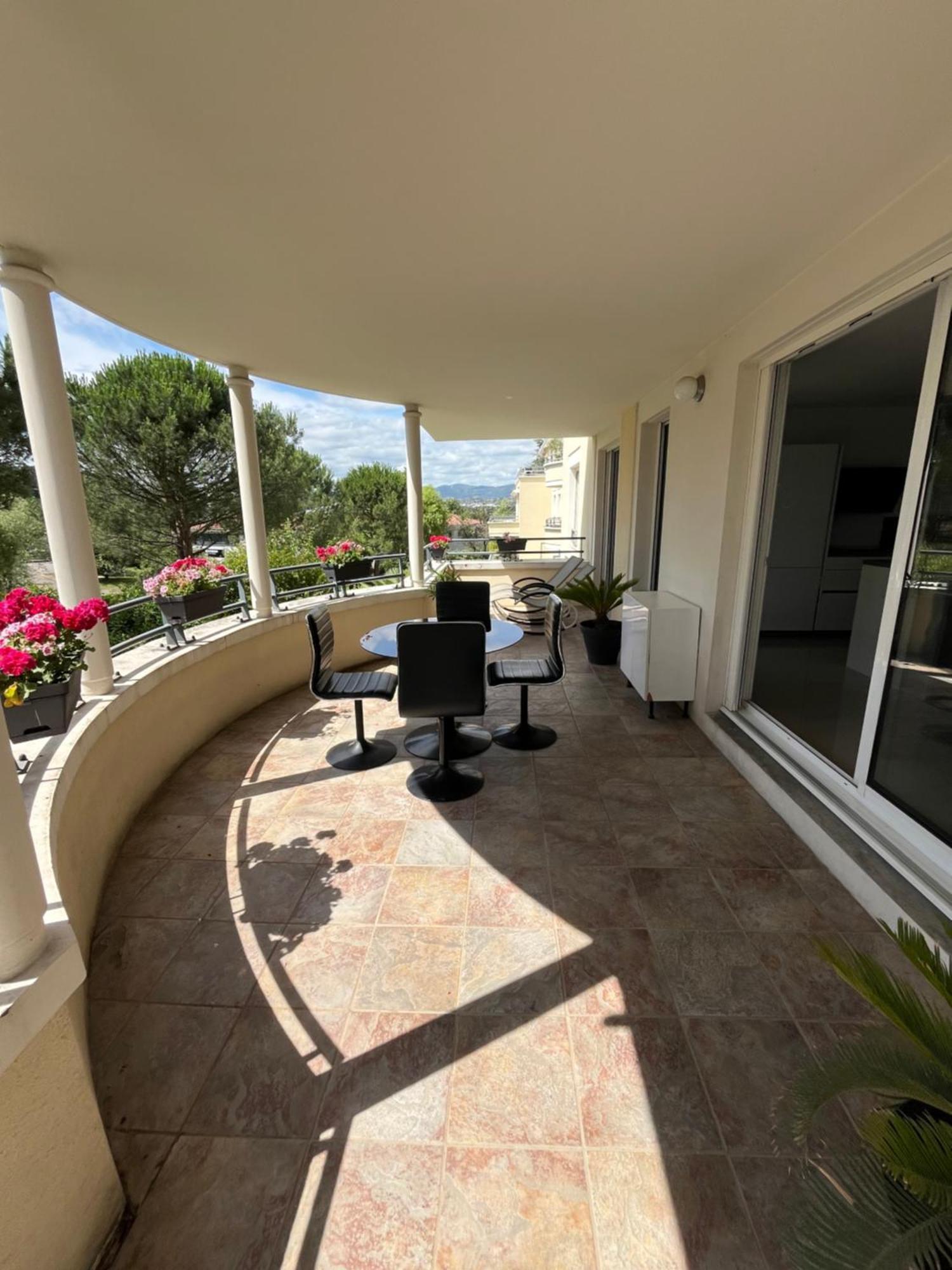 Appartement Entierement Equipe Шарбоньер-ле-Бен Экстерьер фото